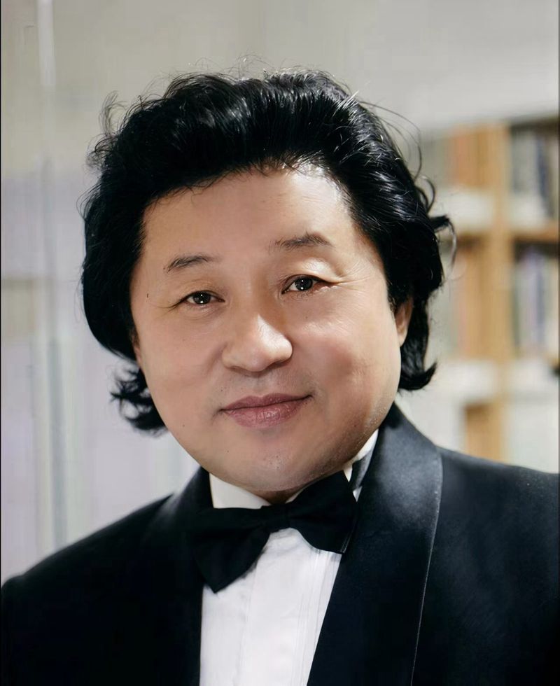 逯君