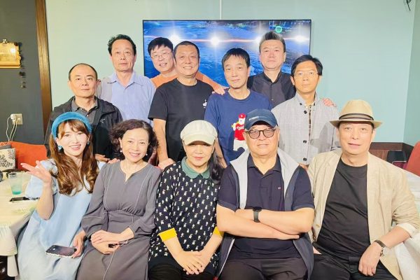 日中友好之家揭幕合影